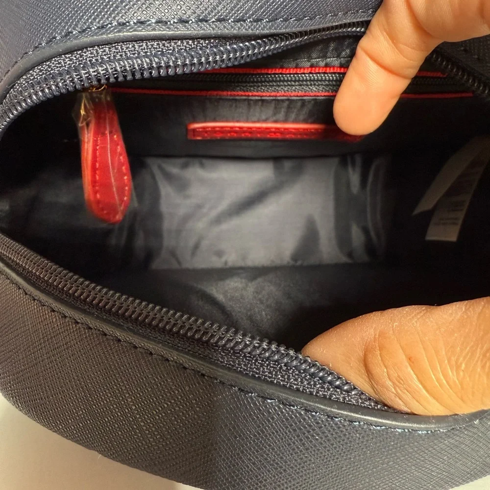 Tommy Hilfiger Joy II Canteen Crossbody Bag/ Navy - Picture 5 of 9